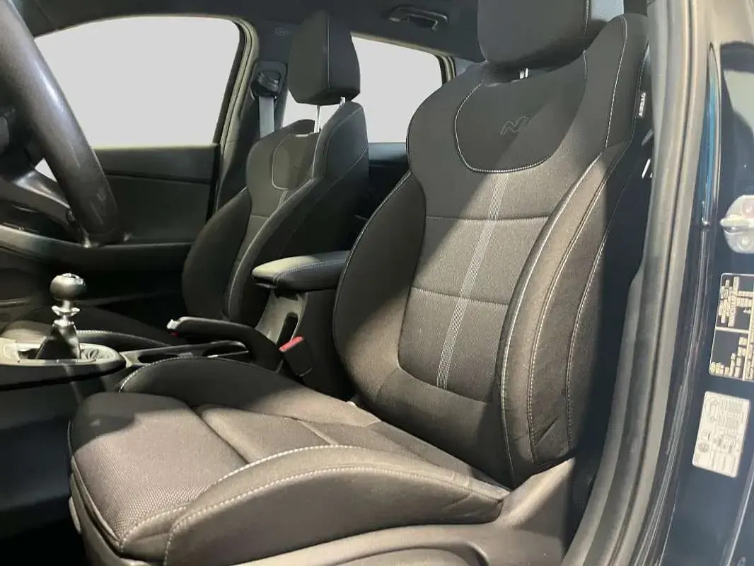 Usado Hyundai i30 250 CV (183 kW) 2024 Negro Utilitario