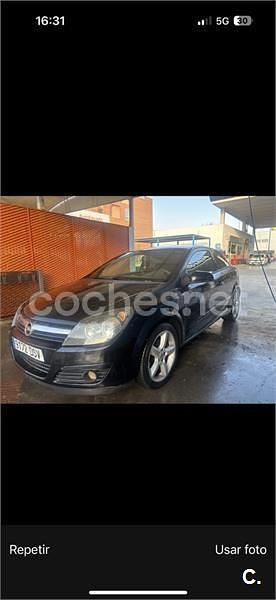Usado Opel Astra GTC Sport 100 CV (73 kW) 2005 Negro Berlina