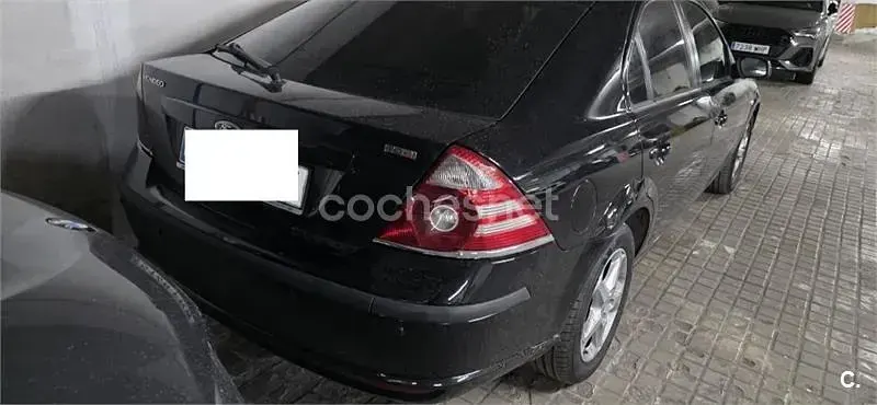 Usado Ford Mondeo Trend 130 CV (95 kW) 2007 Negro Berlina