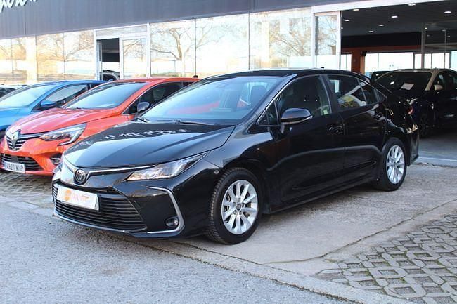 Usado Toyota Corolla Sol 126 CV (92 kW) 2023 Negro Berlina