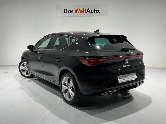 Negro Nuevo 2025 Seat Leon FR | 33.500 € - Imagen 1/4