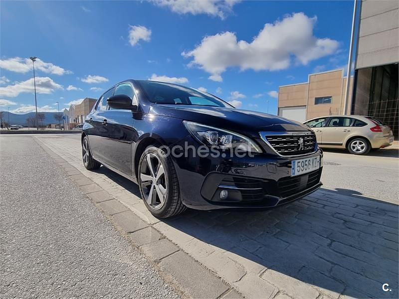 Usado Peugeot 308 130 CV (95 kW) 2019 Azul Berlina
