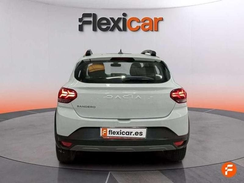 Begagnad Dacia Sandero Expression 91 HK (66 kW) 2024 Vit Halvkombi