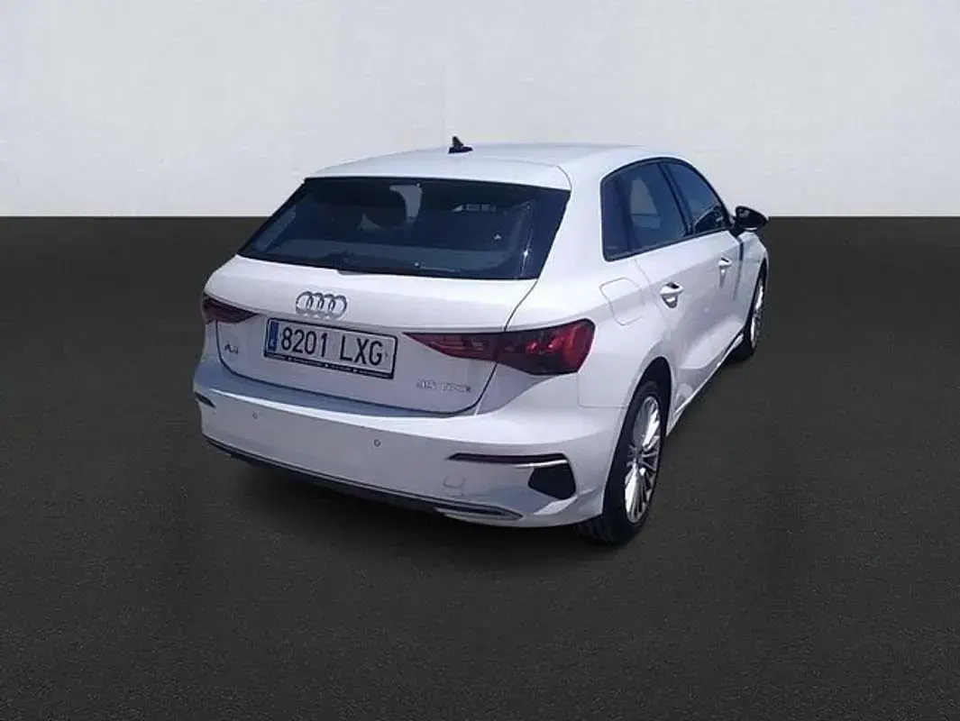 Usado Audi A3 Sportback Advanced 150 CV (110 kW) 2022 Blanco Utilitario