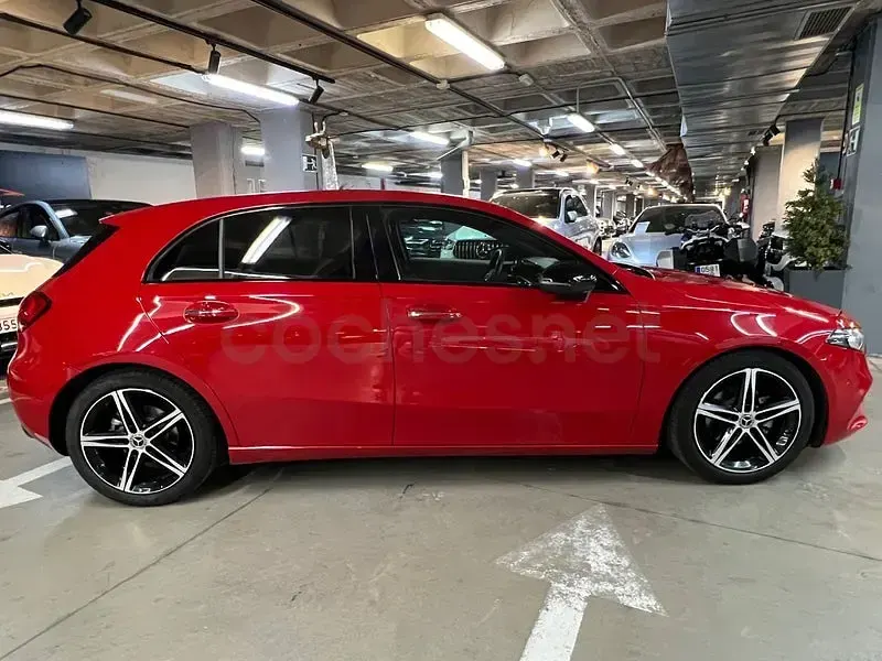 Usado Mercedes A180 116 CV (85 kW) 2019 Rojo Berlina