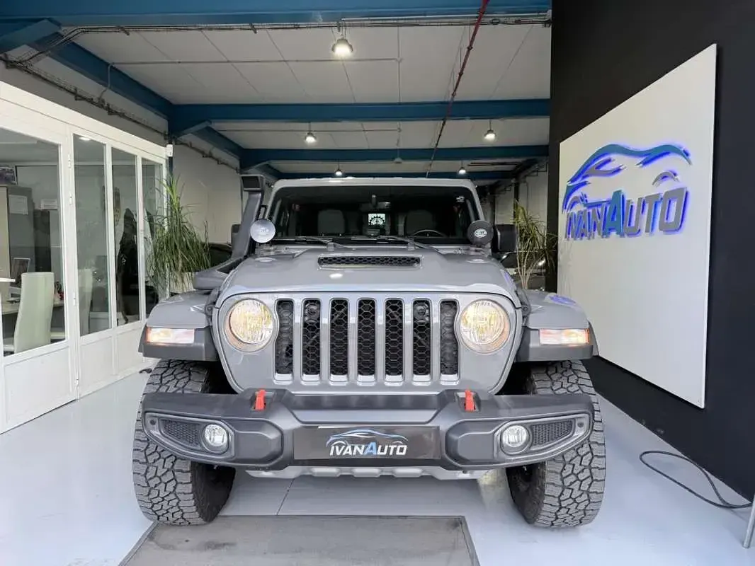 Usado Jeep Gladiator 290 CV (213 kW) 2021 Gris Pickup/Camioneta