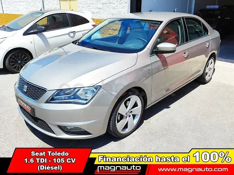 Usado Seat Toledo Style 105 CV (77 kW) 2013 Beige Utilitario