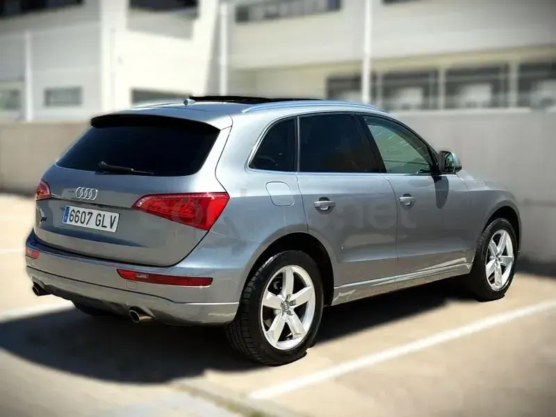 Usado Audi Q5 211 CV (155 kW) 2009 Gris / plata SUV