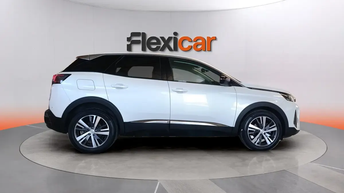 Usado Peugeot 3008 Allure 131 CV (96 kW) 2022 Blanco SUV