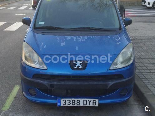 Usado Peugeot 1007 75 CV (55 kW) 2005 Azul Monovolumen