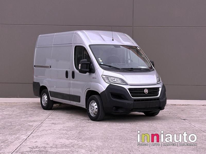 Usado Fiat Ducato 150 CV (110 kW) 2019 Gris Van
