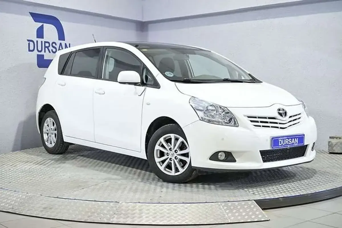 Usado Toyota Verso Active 132 CV (97 kW) 2012 Blanco Monovolumen