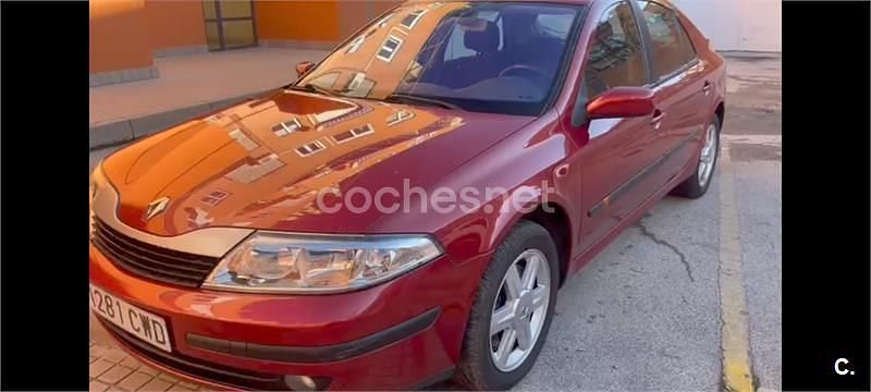 Usado Renault Laguna II Expression 150 CV (110 kW) 2004 Granate Berlina