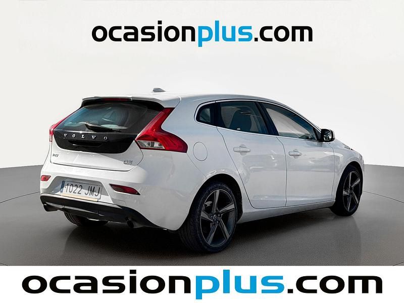 Usado Volvo V40 Momentum 150 CV (110 kW) 2016 Blanco Utilitario