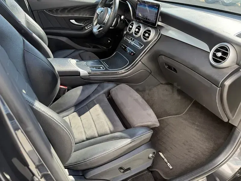 Usado Mercedes GLC300e 333 CV (244 kW) 2022 Gris / plata SUV
