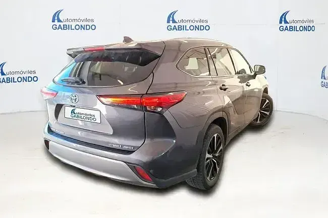 Usado Toyota Highlander Advance 246 CV (180 kW) 2021 Gris SUV