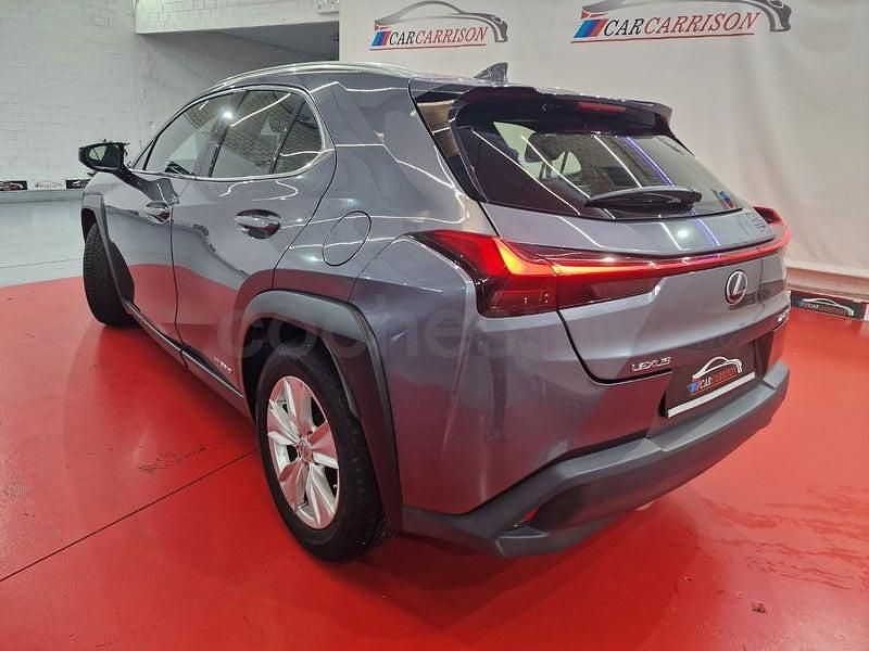 Usado Lexus UX Business Edition 184 CV (135 kW) 2021 Gris / plata SUV
