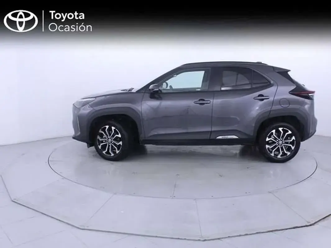 Usado Toyota Yaris Cross Active 132 CV (97 kW) 2025 Gris SUV