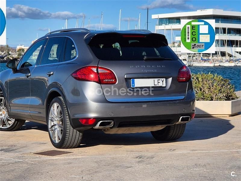 Usado Porsche Cayenne 400 CV (294 kW) 2011 Gris / plata SUV
