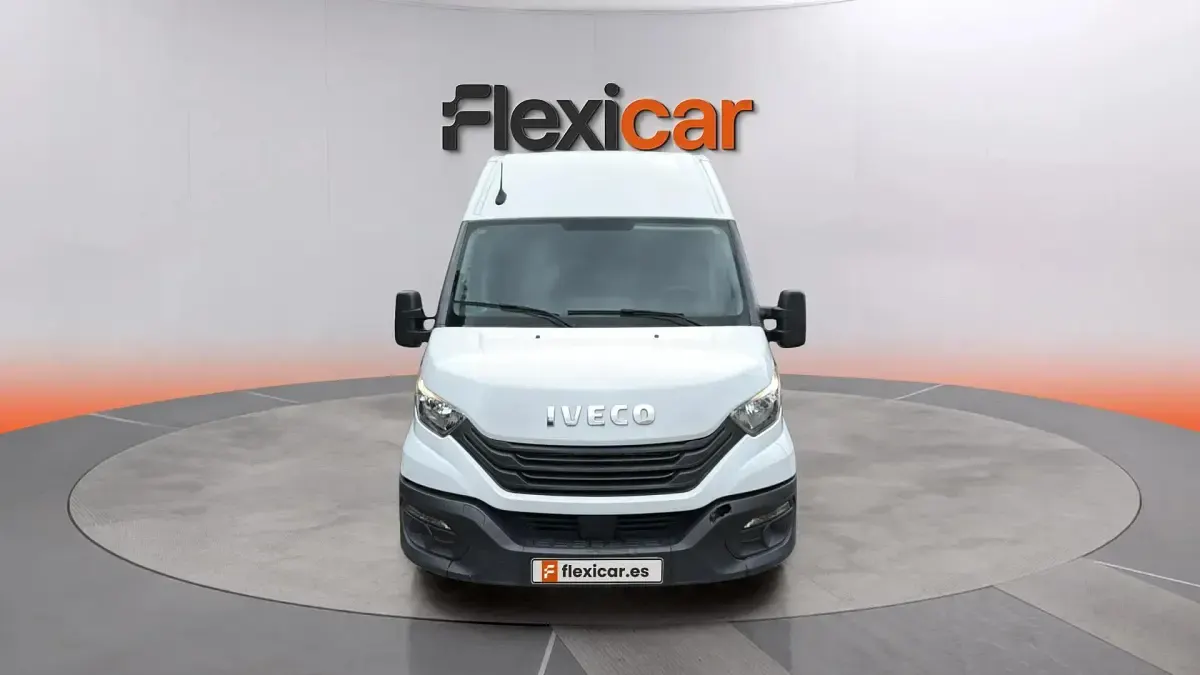 Usado Iveco Daily 156 CV (114 kW) 2023 Blanco Berlina