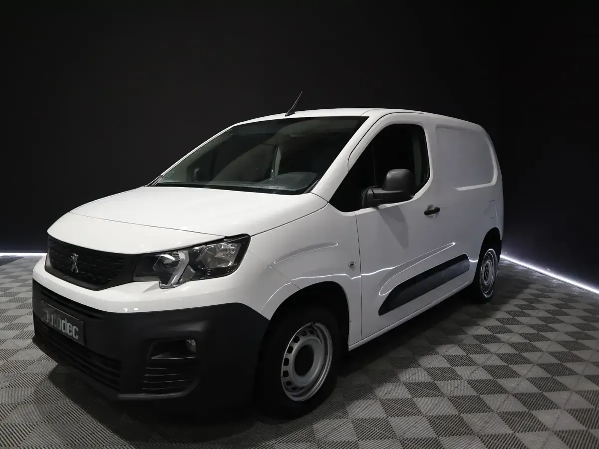 Usado Peugeot Partner 100 CV (73 kW) 2022 Blanco Monovolumen