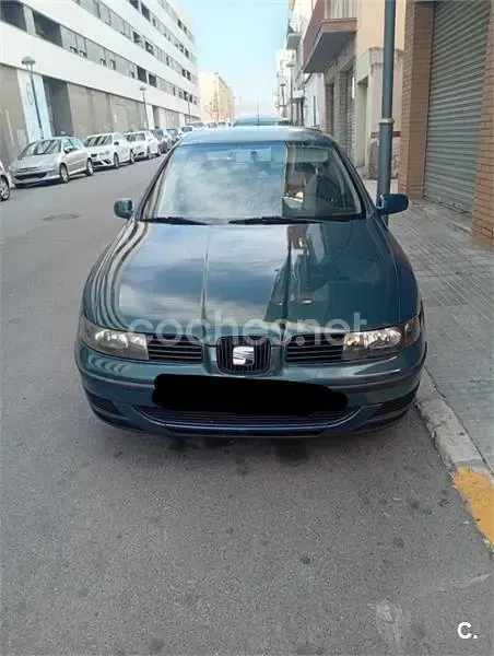 Usado Seat Toledo Stella 100 CV (73 kW) 2000 Verde Berlina