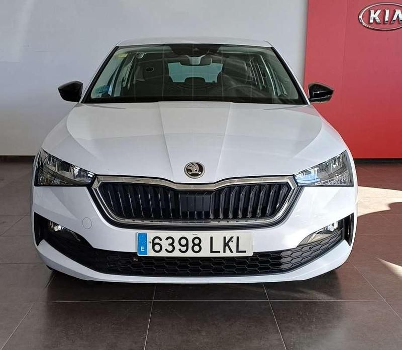 Usado Skoda Scala Ambition 90 CV (66 kW) 2020 Blanco Utilitario