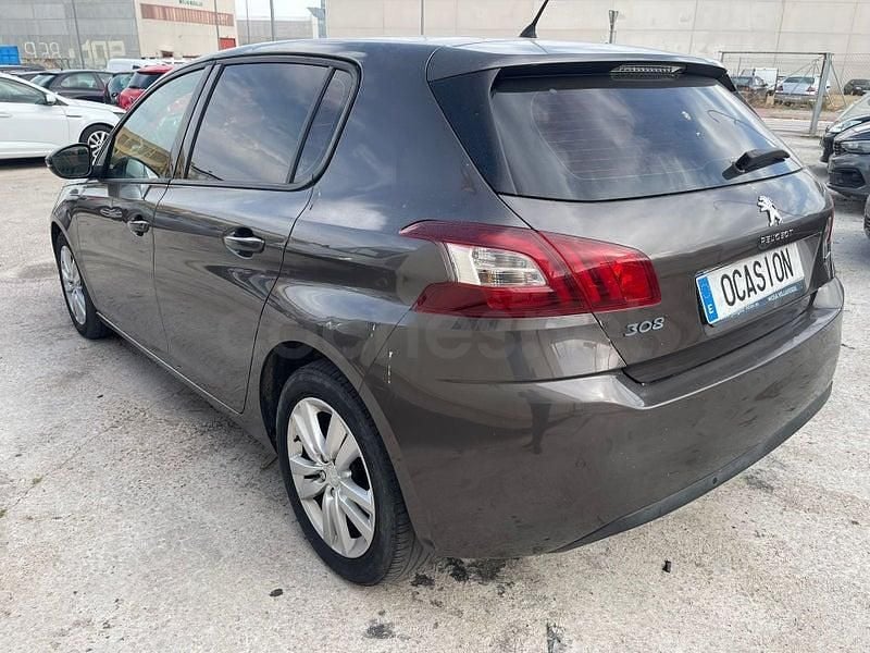 Usado Peugeot 308 Allure 120 CV (88 kW) 2015 Negro Berlina