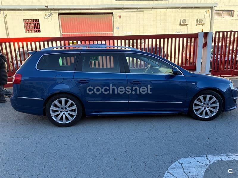 Usado VW Passat R-line 140 CV (102 kW) 2010 Azul Familiar