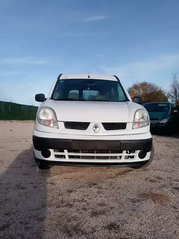 Usado Renault Kangoo Expression 106 CV (77 kW) 2008 Blanco Monovolumen
