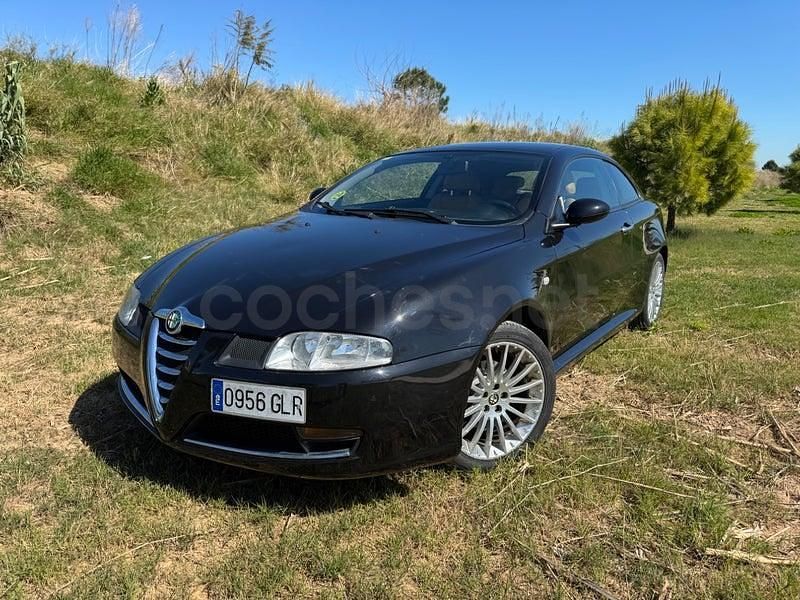 Usado Alfa Romeo GT 150 CV (110 kW) 2009 Gris / plata Coupe
