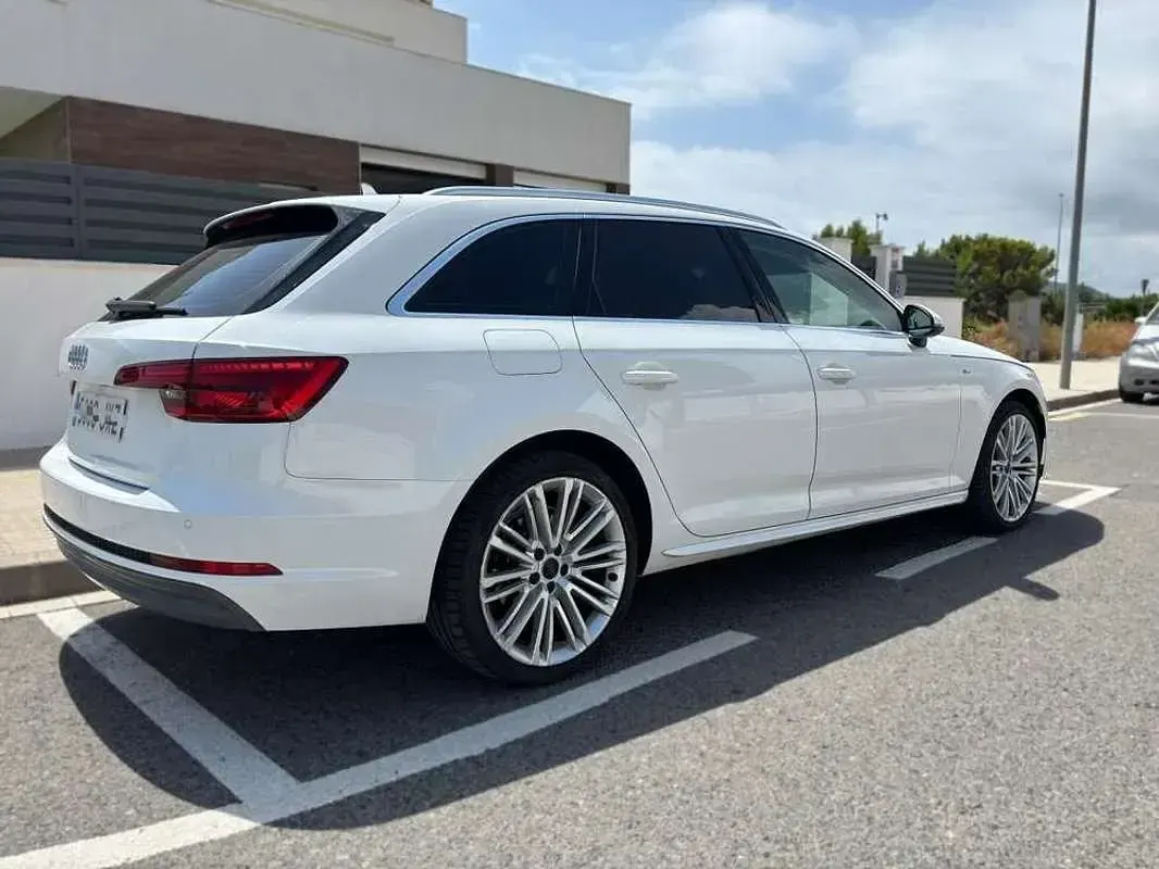Usado Audi A4 150 CV (110 kW) 2017 Blanco Familiar