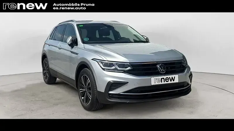 Usado VW Tiguan Life 150 CV (110 kW) 2022 Gris SUV