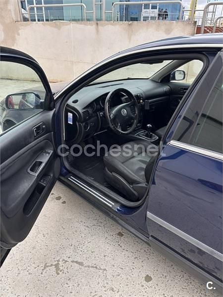 Usado VW Passat Edition 130 CV (95 kW) 2006 Azul Berlina