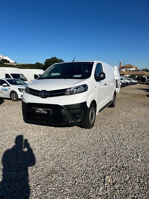 Usado Toyota Proace Comfort 122 CV (89 kW) 2018 Blanco Monovolumen