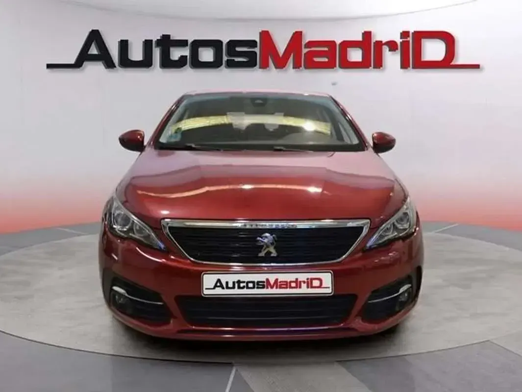 Usado Peugeot 308 Style 110 CV (80 kW) 2019 Rojo Utilitario