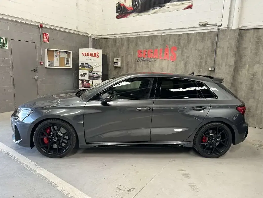Nuevo Audi RS3 Sportback Ambiente 400 CV (294 kW) 2026 Gris Utilitario