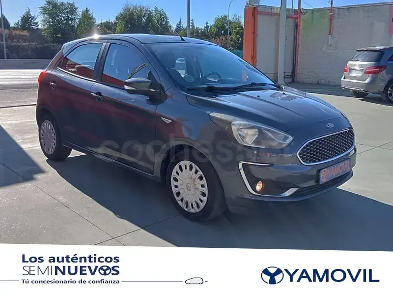 Usado Ford Ka Plus 71 CV (52 kW) 2018 Gris / plata Utilitario