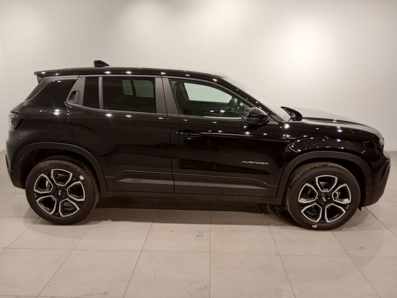 Usado Jeep Avenger Summit 100 CV (73 kW) 2024 Negro SUV