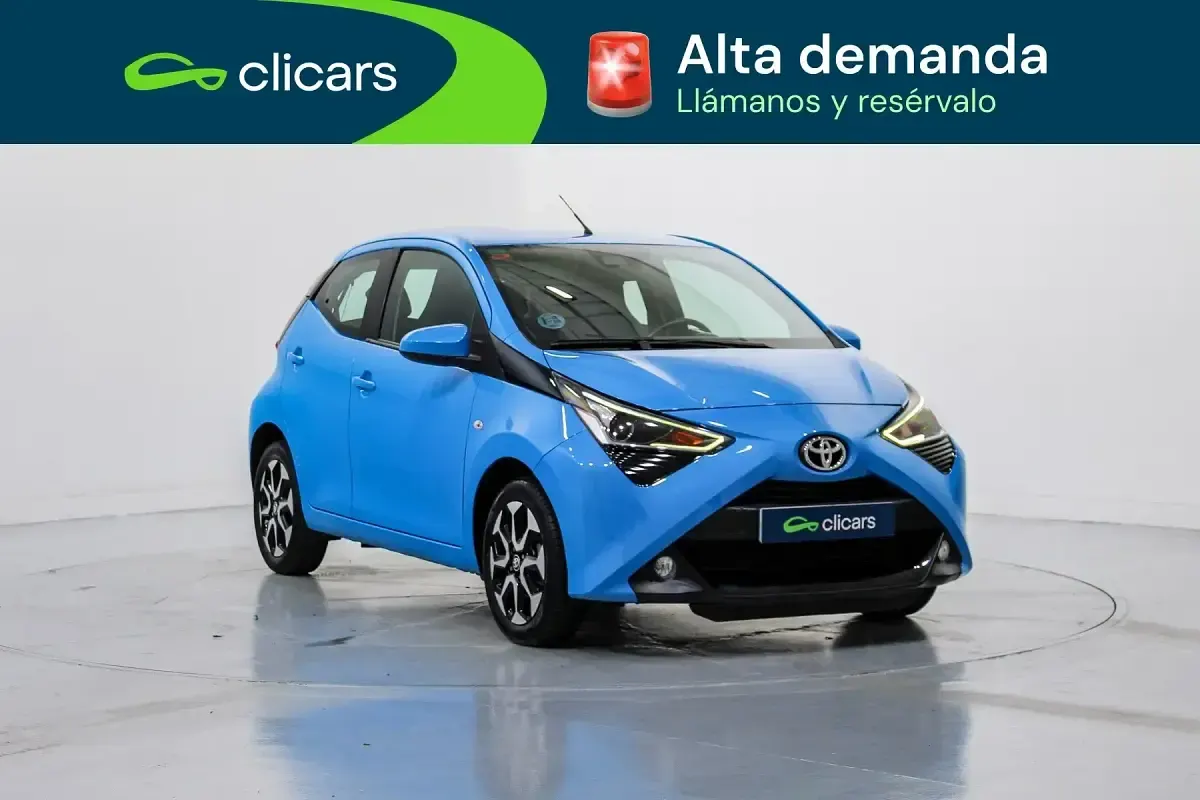 Usado Toyota Aygo X-play 72 CV (52 kW) 2019 Azul Utilitario