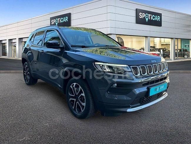 Usado Jeep Compass Limited 190 CV (139 kW) 2023 Gris SUV
