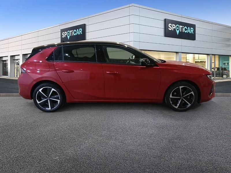 Usado Opel Astra 130 CV (95 kW) 2024 Rojo Berlina