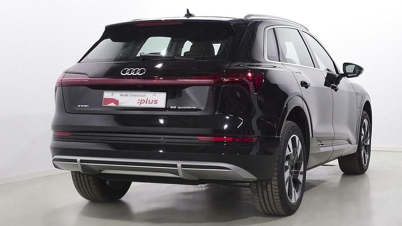 Usado Audi e-tron S-line plus 300 kW (408 CV) 2022 Negro SUV