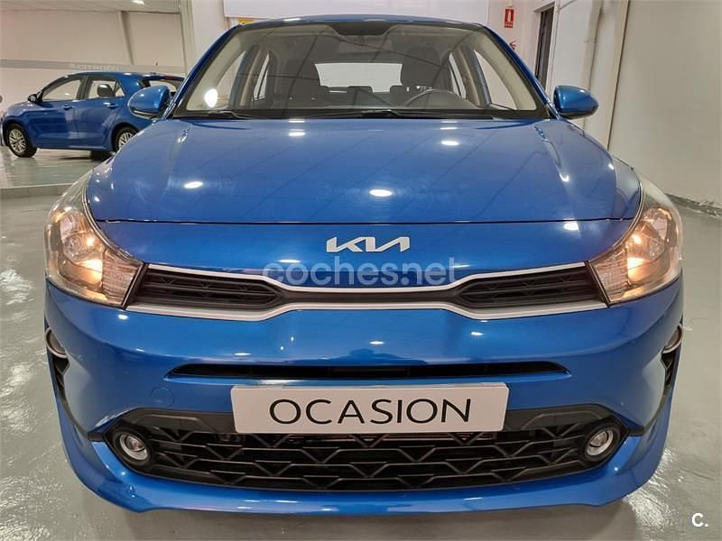 Azul Usado 2023 Kia Rio Berlina | 12.990 € (Precio justo) - Imagen 1/4