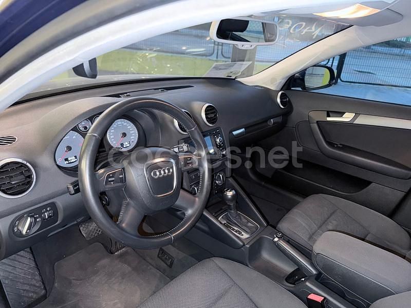 Usado Audi A3 Attraction 105 CV (77 kW) 2012 Azul Berlina