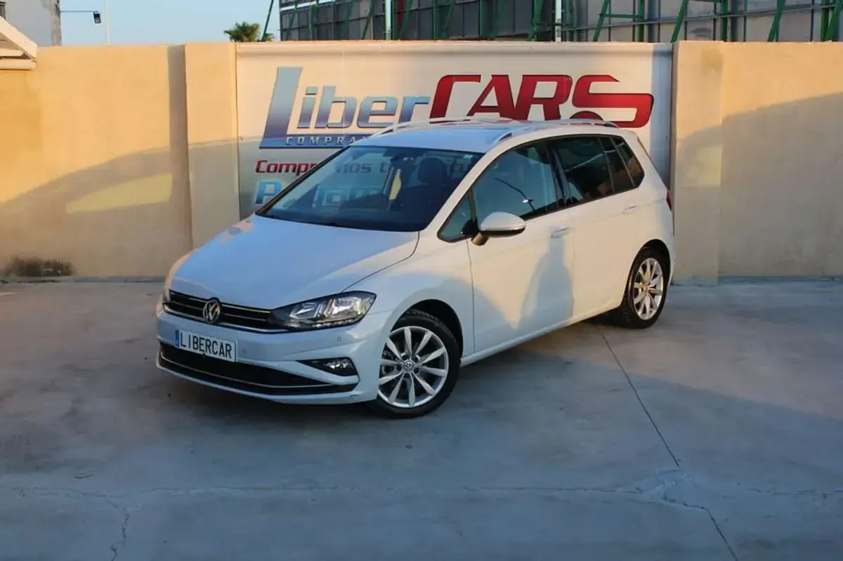 Usado VW Golf Sportsvan Edition 114 CV (83 kW) 2018 Gris Monovolumen