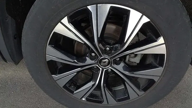 Usado Renault Koleos Techno 185 CV (136 kW) 2023 Negro SUV