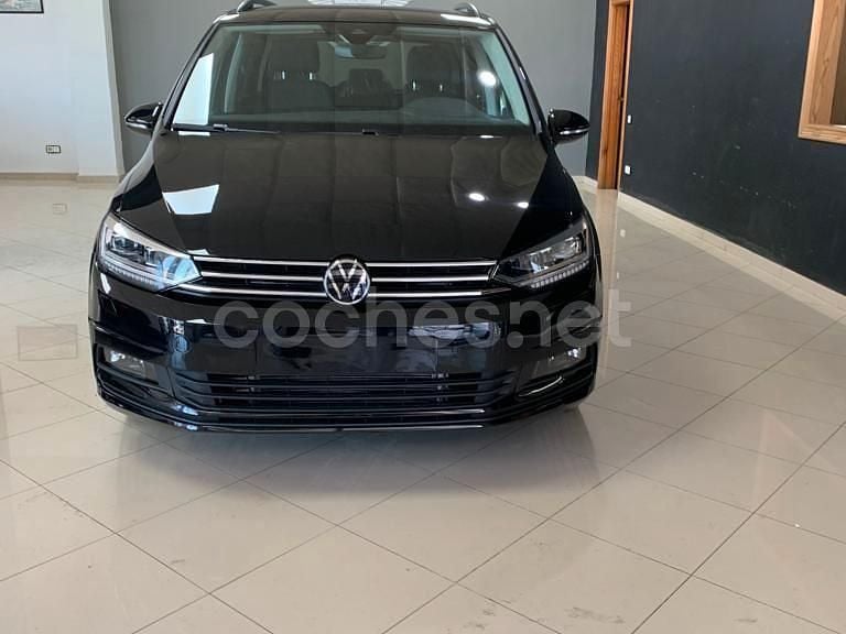 Usado VW Touran Sportline 150 CV (110 kW) 2023 Negro Monovolumen