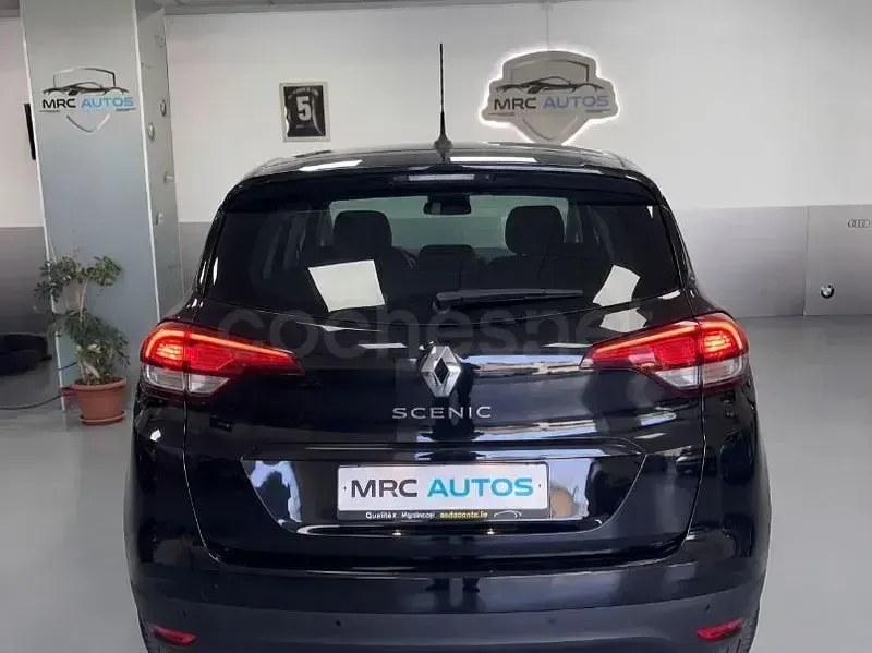 Usado Renault Scénic LIMITED 130 CV (95 kW) 2017 Negro Monovolumen