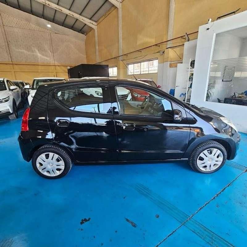 Usado Nissan Pixo Visia 68 CV (50 kW) 2011 Negro Utilitario